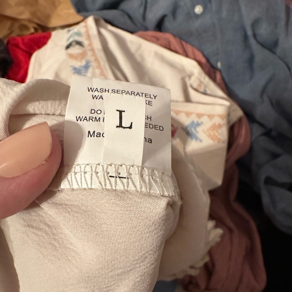 White Embroidered Top - Size L - Picture 1 of 4